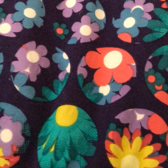 LuLa Roe springtime leggings - Picture 2 of 3